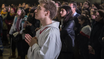 https://liturgie.catholique.fr/accueil/la-messe/assemblee-et-acteurs-celebration/19601-service-de-lautel-lui-donner-sens/ https://liturgie.catholique.fr/accueil/la-messe/assemblee-et-acteurs-celebration/19601-service-de-lautel-lui-donner-sens/