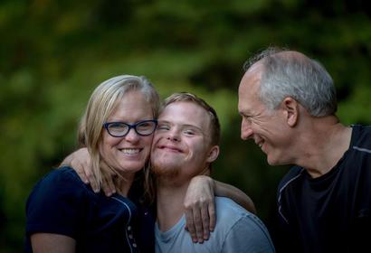 Vous avez besoin d'une aide face à la maladie, au handicap ? Vous avez besoin d'une aide face à la maladie, au handicap ?