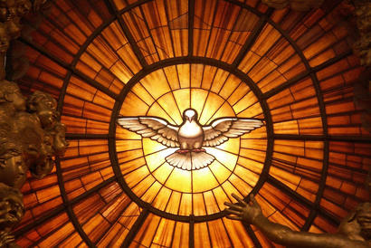 "Viens Esprit Saint en nos coeurs et envoie du haut du Ciel un rayon de ta lumière !" "Viens Esprit Saint en nos coeurs et envoie du haut du Ciel un rayon de ta lumière !"