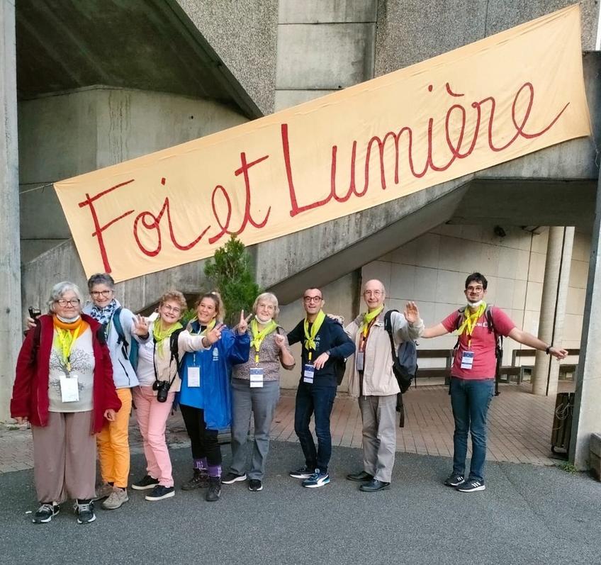 Groupe "Chemin de Joie" à Lourdes Groupe "Chemin de Joie" à Lourdes