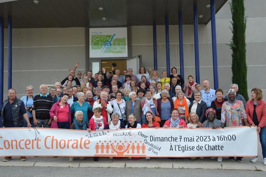 La chorale "de Si de La" et le choeur paroissial "St Luc"  La chorale "de Si de La" et le choeur paroissial "St Luc"