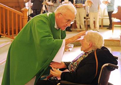 L'onction des malades : un Sacrement pour les vivants L'onction des malades : un Sacrement pour les vivants
