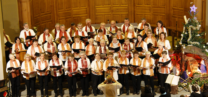 Chorale Saint-Luc à l'occasion de l'après-midi de chants de Noël "multi-culturels" du 20 décembre 2015 à Chatte