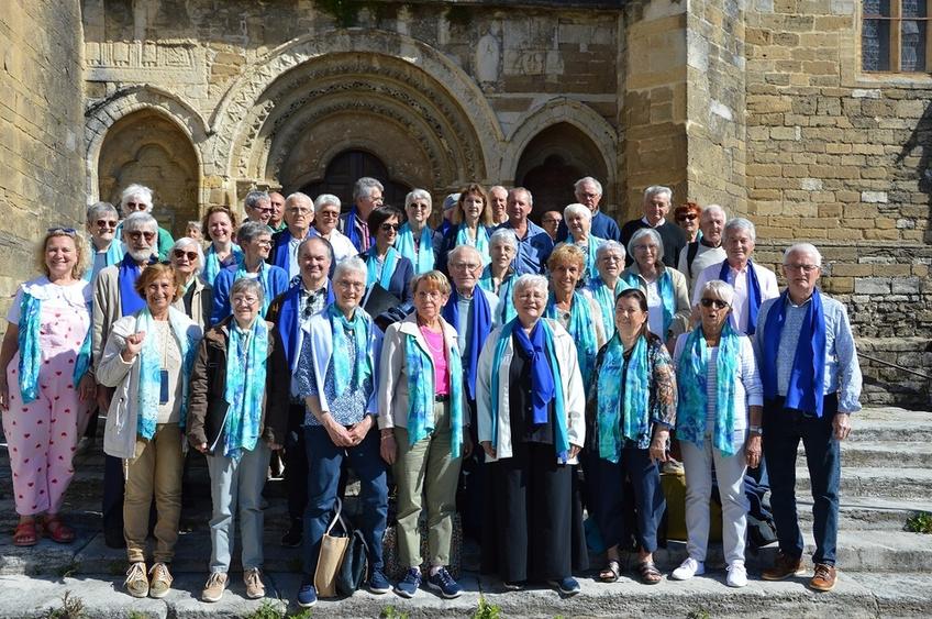 Le Choeur paroissial après la messe à Valréas Le Choeur paroissial après la messe à Valréas