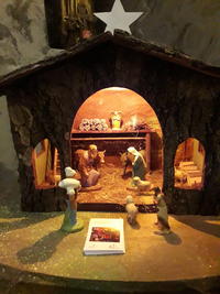 Crèche de Villeneuve (pendant l'Avent) Crèche de Villeneuve (pendant l'Avent)