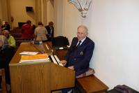 Jacques accompagnant à l'orgue Jacques accompagnant à l'orgue