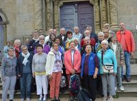 Groupe devant l'église Groupe devant l'église