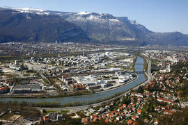Le Synchrotron de Grenoble Le Synchrotron de Grenoble