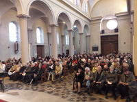 Une église bien remplie ! Une église bien remplie !